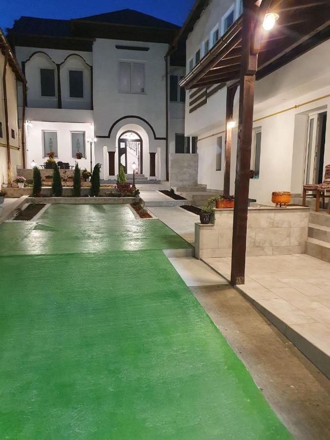 Casa Musceleana Hotel Campulung Exterior photo