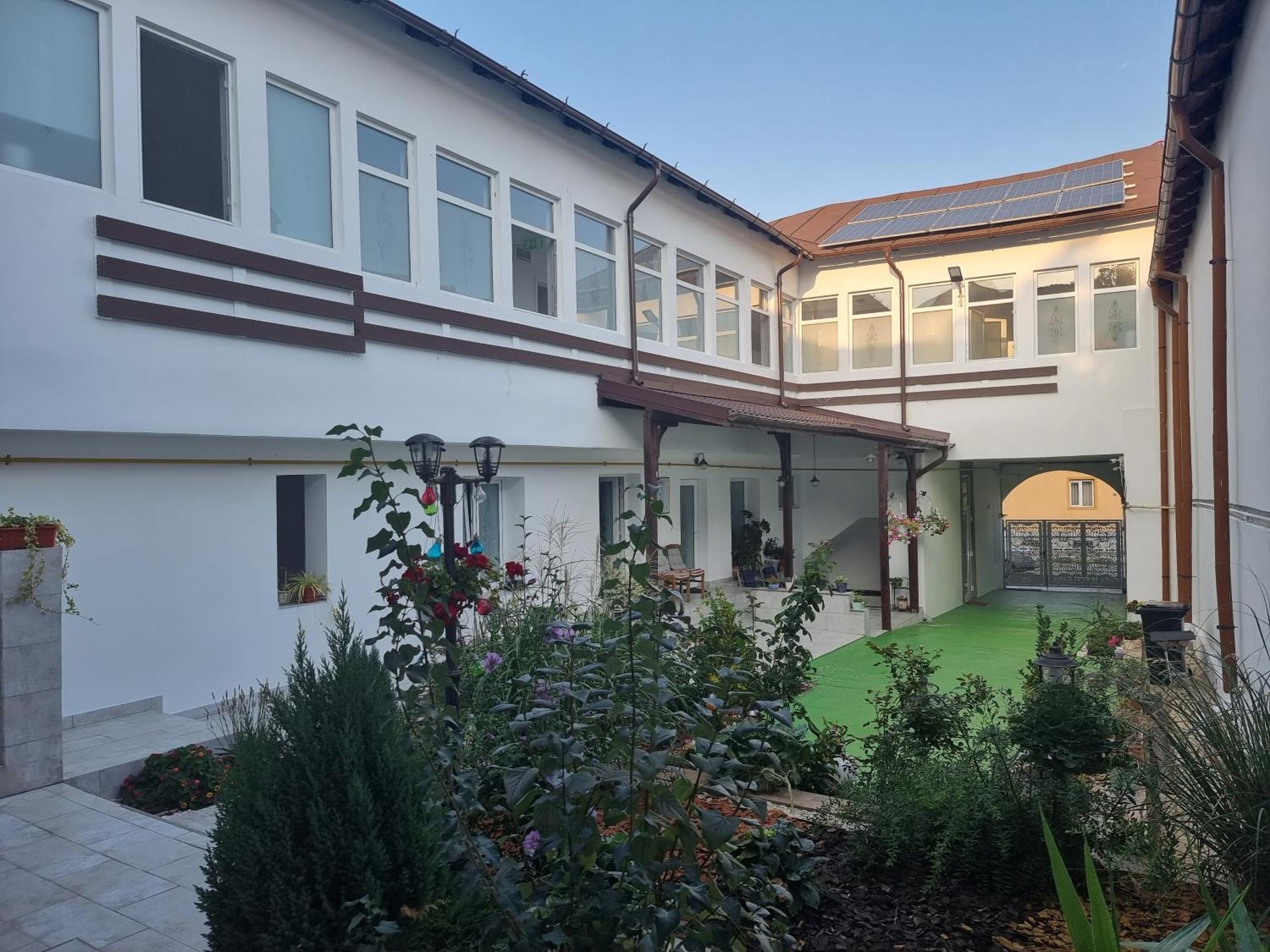 Casa Musceleana Hotel Campulung Exterior photo