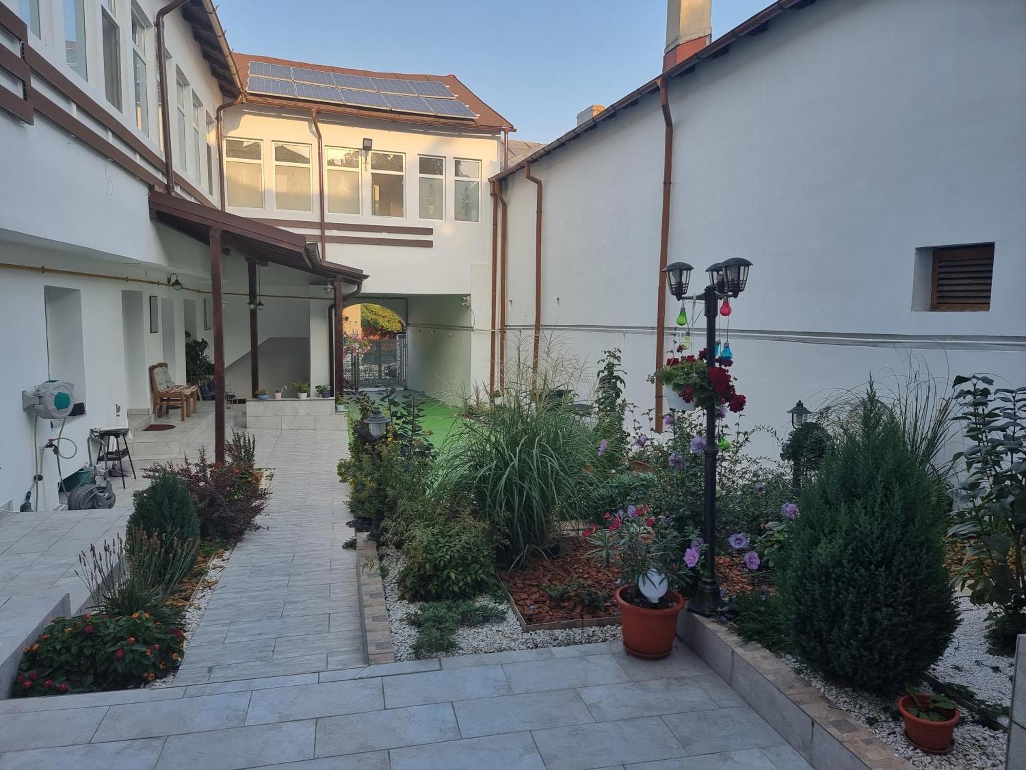 Casa Musceleana Hotel Campulung Exterior photo