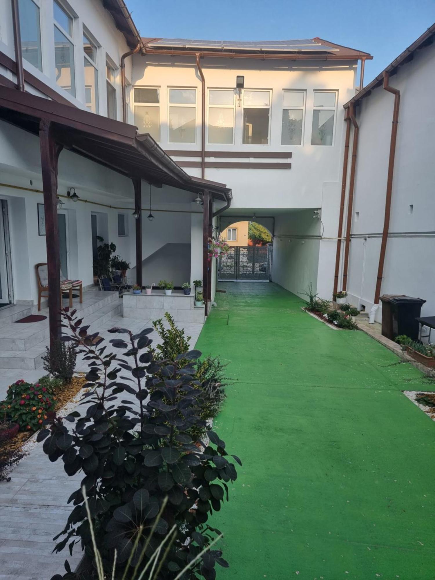 Casa Musceleana Hotel Campulung Exterior photo